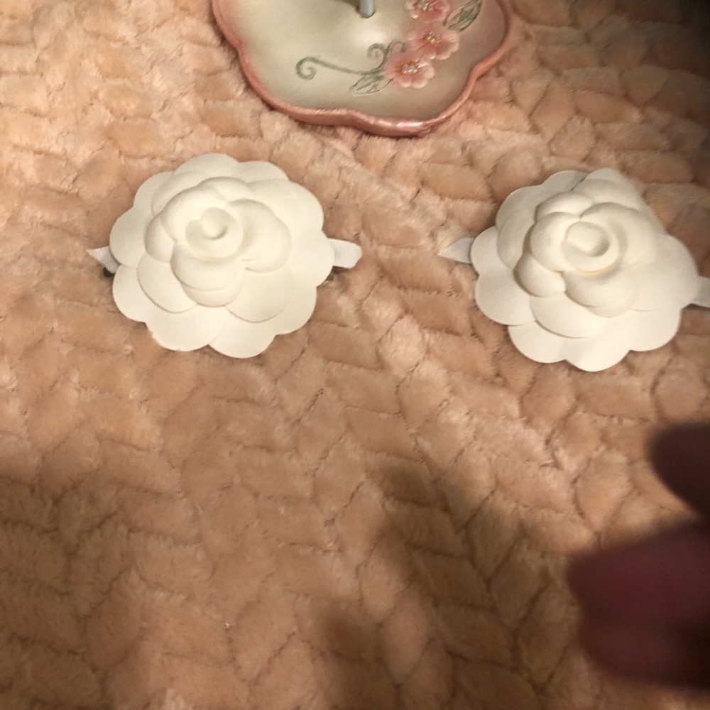 COPY - Authentic Chanel Camellia Flower High Fashion hair barrette. - Picture 2 of 4